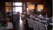 QUEEN SOUTH -  Salon and Dining